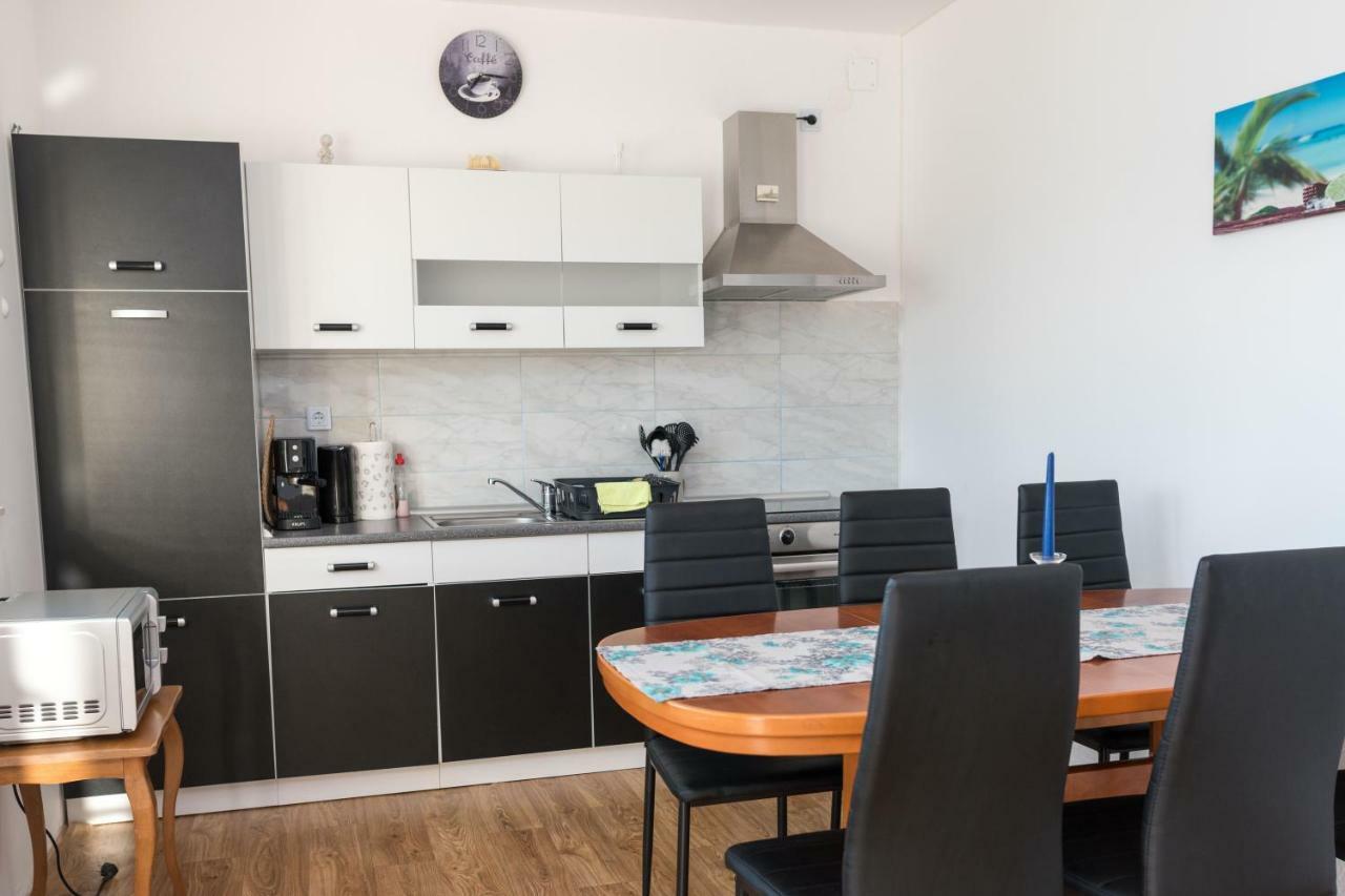 Apartment Rora Zaboric Bagian luar foto